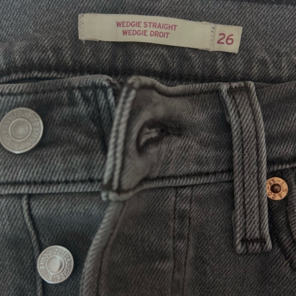 Levi's Jeans - Picture 3 of 5